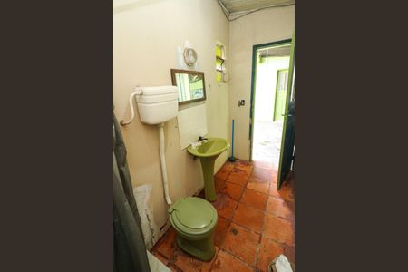 Casa à venda com 130m², 4 quartos e 3 vagas Casa à venda com 130m², 4 quartos e 3 vagasBanheiro 2