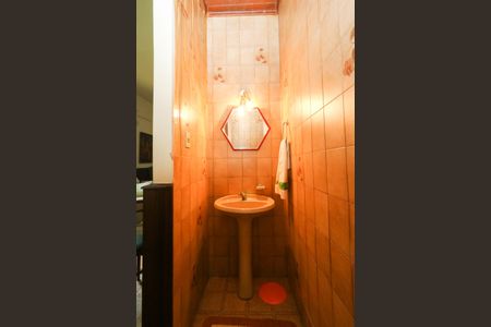 Casa à venda com 130m², 4 quartos e 3 vagas Casa à venda com 130m², 4 quartos e 3 vagasLavabo