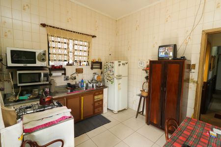 Casa à venda com 130m², 4 quartos e 3 vagas Casa à venda com 130m², 4 quartos e 3 vagasCozinha