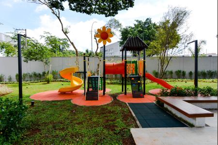 Apartamento à venda com 100m², 2 quartos e 1 vaga Apartamento à venda com 100m², 2 quartos e 1 vagaÁrea comum - Playground