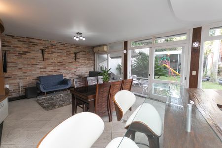 Casa à venda com 500m², 5 quartos e 6 vagas Casa à venda com 500m², 5 quartos e 6 vagasChurrasqueira