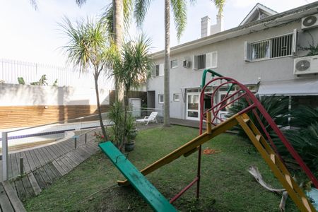 Casa à venda com 500m², 5 quartos e 6 vagas Casa à venda com 500m², 5 quartos e 6 vagasÁrea externa