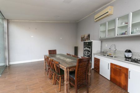 Casa à venda com 500m², 5 quartos e 6 vagas Casa à venda com 500m², 5 quartos e 6 vagasFundos churrasqueira