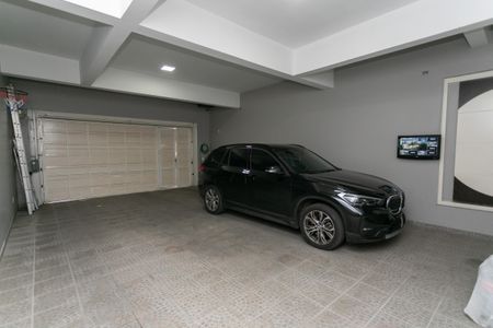 Casa à venda com 500m², 5 quartos e 6 vagas Casa à venda com 500m², 5 quartos e 6 vagasGaragem