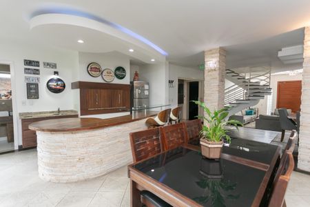 Casa à venda com 500m², 5 quartos e 6 vagas Casa à venda com 500m², 5 quartos e 6 vagasSala 2