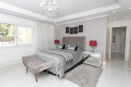 Casa à venda com 500m², 5 quartos e 6 vagas Casa à venda com 500m², 5 quartos e 6 vagasSuite 3