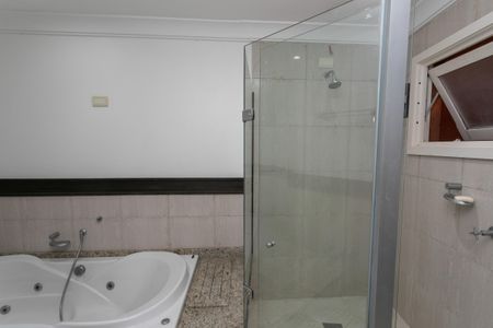 Casa à venda com 500m², 5 quartos e 6 vagas Casa à venda com 500m², 5 quartos e 6 vagasBanheiro da Suíte 3