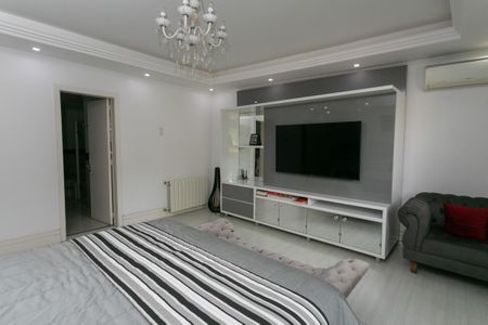 Casa à venda com 500m², 5 quartos e 6 vagas Casa à venda com 500m², 5 quartos e 6 vagasSuite 3