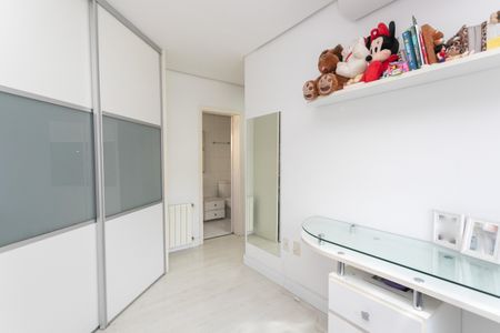 Casa à venda com 500m², 5 quartos e 6 vagas Casa à venda com 500m², 5 quartos e 6 vagasSuite 1