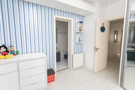 Casa à venda com 500m², 5 quartos e 6 vagas Casa à venda com 500m², 5 quartos e 6 vagasSuite 2