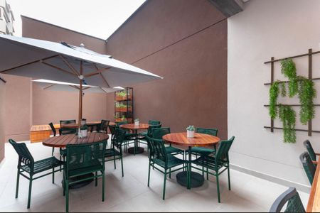 Apartamento à venda com 261m², 4 quartos e 3 vagas Apartamento à venda com 261m², 4 quartos e 3 vagasÁrea comum - Churrasqueira