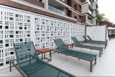 Apartamento à venda com 261m², 4 quartos e 3 vagas Apartamento à venda com 261m², 4 quartos e 3 vagasÁrea Comum - Piscina