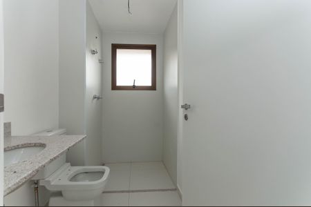 Apartamento à venda com 261m², 4 quartos e 3 vagas Apartamento à venda com 261m², 4 quartos e 3 vagasBanheiro do quarto 2 Suíte