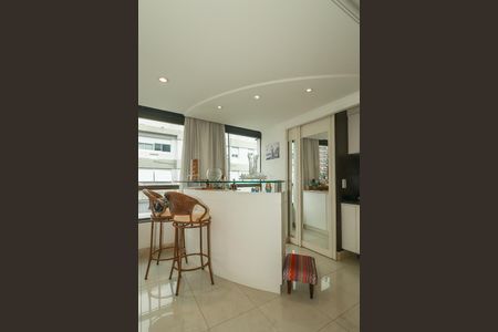 Apartamento à venda com 121m², 2 quartos e 2 vagasSala