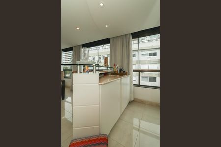 Apartamento à venda com 121m², 2 quartos e 2 vagasSala