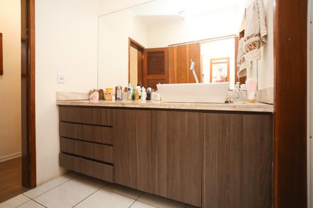 Apartamento à venda com 100m², 3 quartos e 1 vagaBanheiro da Suíte