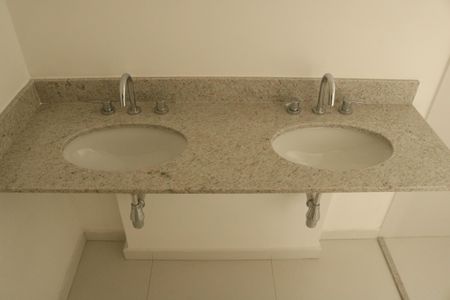 Apartamento à venda com 144m², 3 quartos e 3 vagasBanheiro da Suíte 3