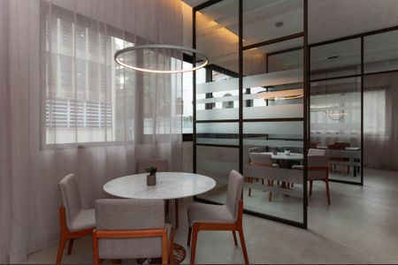 Apartamento à venda com 181m², 3 quartos e 3 vagas Apartamento à venda com 181m², 3 quartos e 3 vagasCoworking