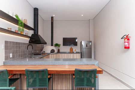 Apartamento à venda com 181m², 3 quartos e 3 vagas Apartamento à venda com 181m², 3 quartos e 3 vagasÁrea comum - Churrasqueira