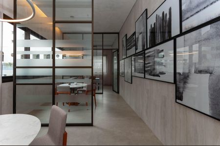 Apartamento à venda com 181m², 3 quartos e 3 vagas Apartamento à venda com 181m², 3 quartos e 3 vagasCoworking