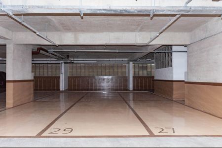 Apartamento à venda com 181m², 3 quartos e 3 vagas Apartamento à venda com 181m², 3 quartos e 3 vagasGaragem