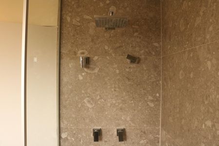 Apartamento à venda com 181m², 3 quartos e 3 vagasBanheiro da Suíte 1