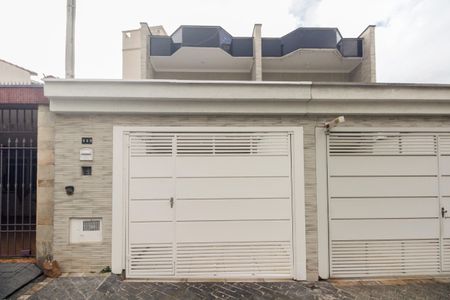 Casa à venda com 280m², 3 quartos e 2 vagas Casa à venda com 280m², 3 quartos e 2 vagasFachada