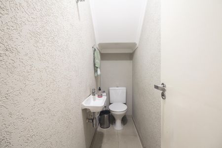 Casa à venda com 280m², 3 quartos e 2 vagas Casa à venda com 280m², 3 quartos e 2 vagasLavabo