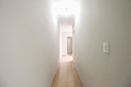 Casa à venda com 280m², 3 quartos e 2 vagas Casa à venda com 280m², 3 quartos e 2 vagasCorredor de Acesso