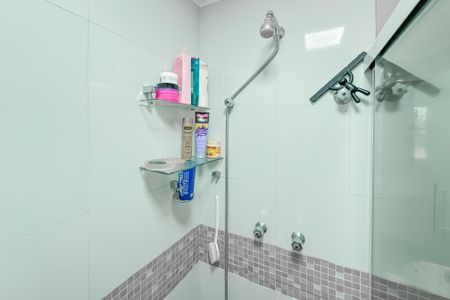 Apartamento à venda com 65m², 3 quartos e 1 vaga Apartamento à venda com 65m², 3 quartos e 1 vagaBanheiro da Suíte