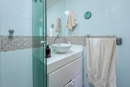 Apartamento à venda com 65m², 3 quartos e 1 vaga Apartamento à venda com 65m², 3 quartos e 1 vagaBanheiro da Suíte