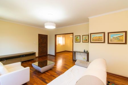 Casa à venda com 280m², 3 quartos e 5 vagas Casa à venda com 280m², 3 quartos e 5 vagasSala