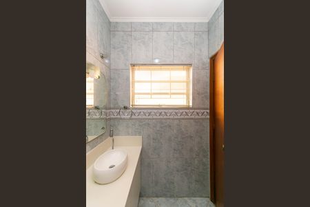 Casa à venda com 280m², 3 quartos e 5 vagas Casa à venda com 280m², 3 quartos e 5 vagasBanheiro da Suíte 1