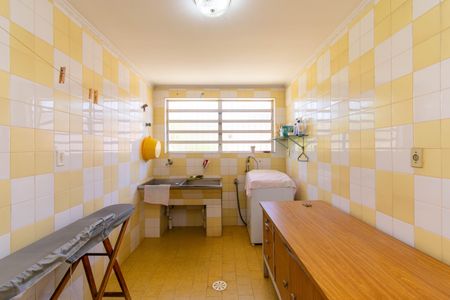 Casa à venda com 280m², 3 quartos e 5 vagas Casa à venda com 280m², 3 quartos e 5 vagasÁrea de Serviço