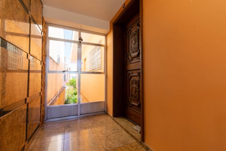 Casa à venda com 280m², 3 quartos e 5 vagas Casa à venda com 280m², 3 quartos e 5 vagasEntrada