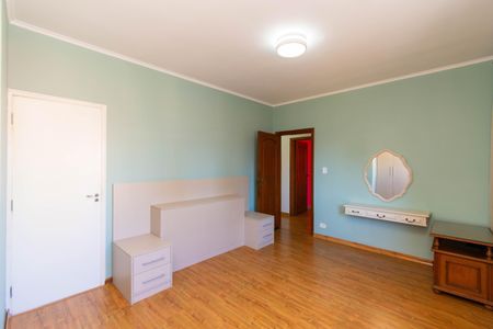 Casa à venda com 280m², 3 quartos e 5 vagas Casa à venda com 280m², 3 quartos e 5 vagasSuíte 2