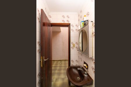 Casa à venda com 280m², 3 quartos e 5 vagas Casa à venda com 280m², 3 quartos e 5 vagasBanheiro de serviço