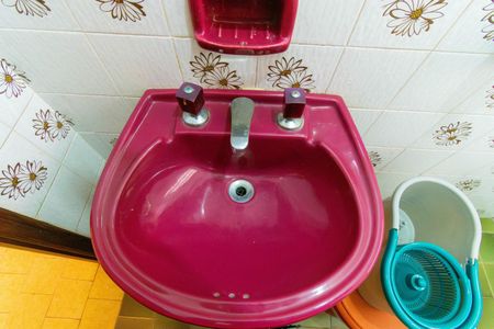 Casa à venda com 280m², 3 quartos e 5 vagas Casa à venda com 280m², 3 quartos e 5 vagasEdícula - Banheiro