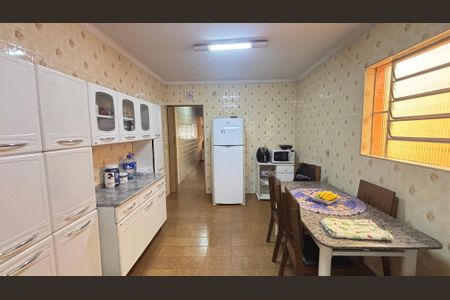 Casa à venda com 157m², 3 quartos e 2 vagas Casa à venda com 157m², 3 quartos e 2 vagasCozinha