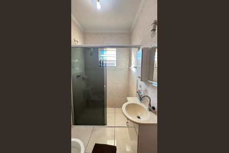 Casa à venda com 157m², 3 quartos e 2 vagas Casa à venda com 157m², 3 quartos e 2 vagasBanheiro
