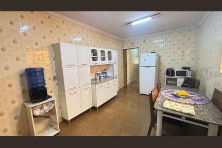 Casa à venda com 157m², 3 quartos e 2 vagas Casa à venda com 157m², 3 quartos e 2 vagasCozinha