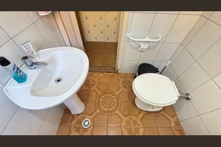 Casa à venda com 157m², 3 quartos e 2 vagas Casa à venda com 157m², 3 quartos e 2 vagasBanheiro