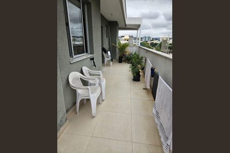 Apartamento à venda com 110m², 3 quartos e 2 vagasVaranda