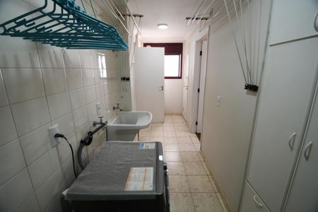 Apartamento à venda com 136m², 3 quartos e 2 vagasÁrea de Serviço