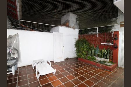 Casa à venda com 87m², 2 quartos e sem vagaQuintal