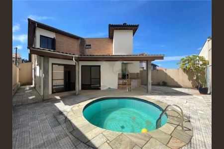 Casa à venda com 310m², 4 quartos e 6 vagas