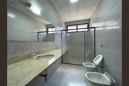 Casa à venda com 310m², 4 quartos e 6 vagas