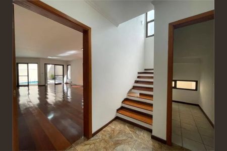 Casa à venda com 310m², 4 quartos e 6 vagas
