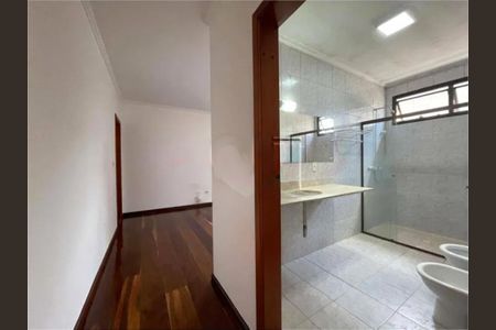 Casa à venda com 310m², 4 quartos e 6 vagas