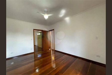 Casa à venda com 310m², 4 quartos e 6 vagas